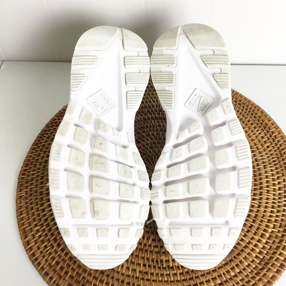 Nike Air Huarache Triple White Gum Bottom DR9883-100 Men's Shoes Size 11 Men’s - Picture 9 of 11